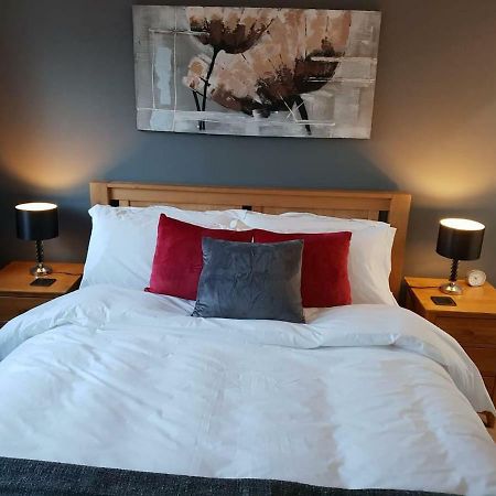 Chic Flat At Hairmyres Hospital & Train Station Leilighet East Kilbride Eksteriør bilde