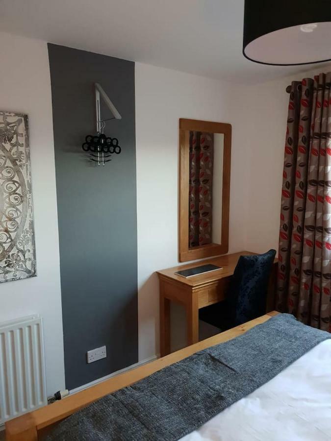 Chic Flat At Hairmyres Hospital & Train Station Leilighet East Kilbride Eksteriør bilde