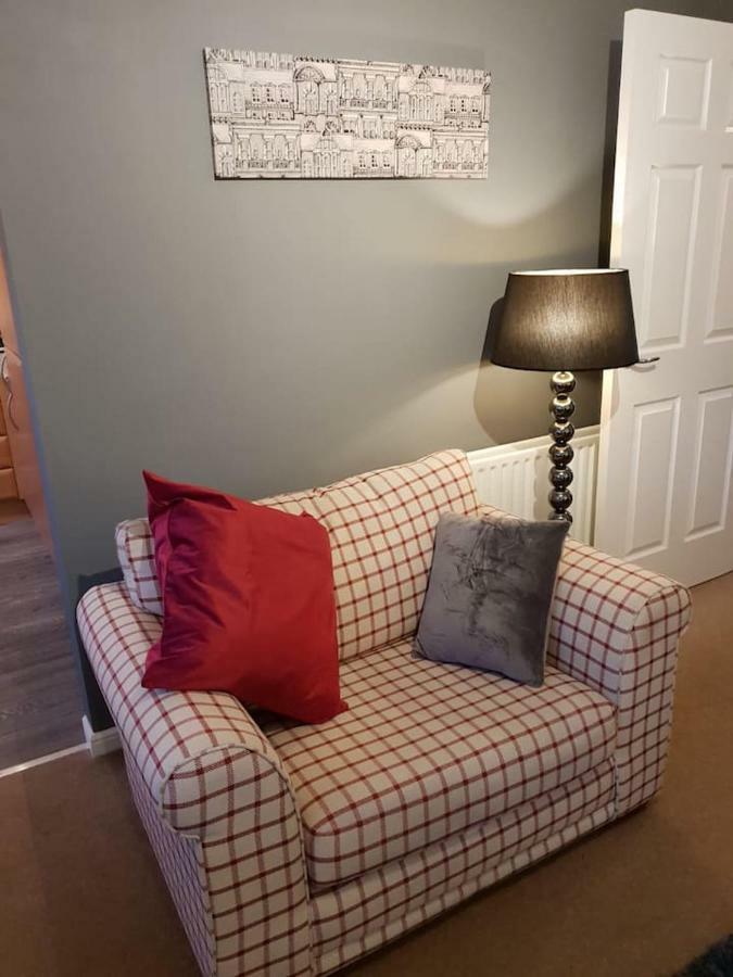 Chic Flat At Hairmyres Hospital & Train Station Leilighet East Kilbride Eksteriør bilde