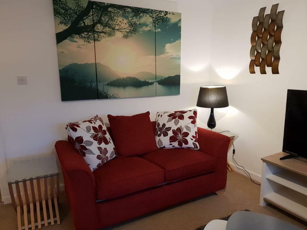 Chic Flat At Hairmyres Hospital & Train Station Leilighet East Kilbride Eksteriør bilde