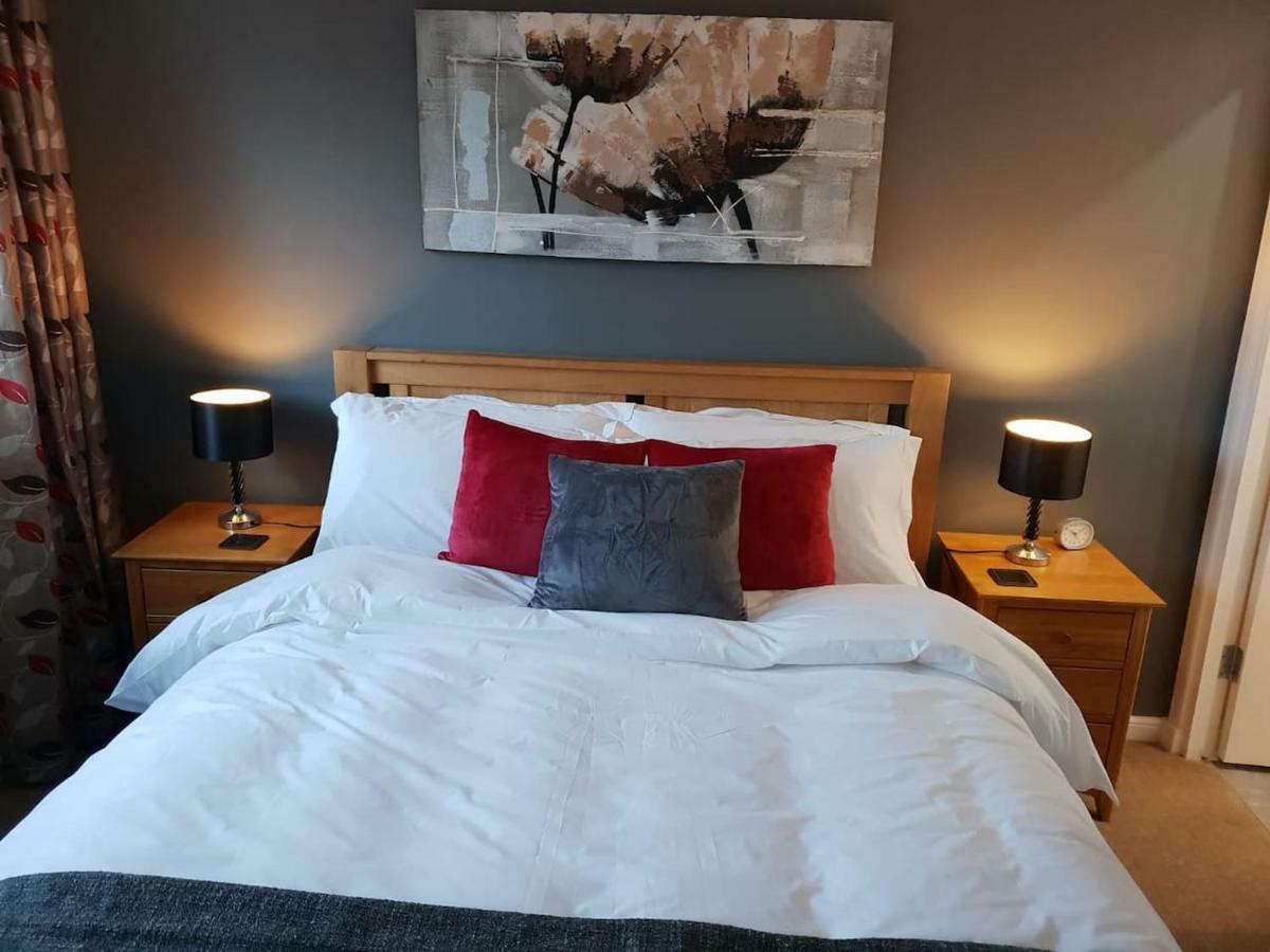 Chic Flat At Hairmyres Hospital & Train Station Leilighet East Kilbride Eksteriør bilde