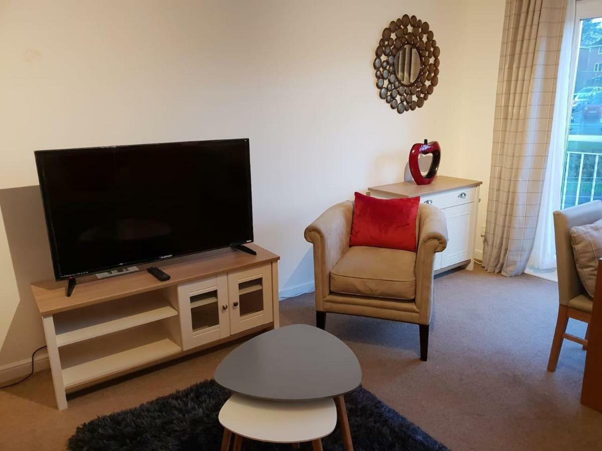 Chic Flat At Hairmyres Hospital & Train Station Leilighet East Kilbride Eksteriør bilde