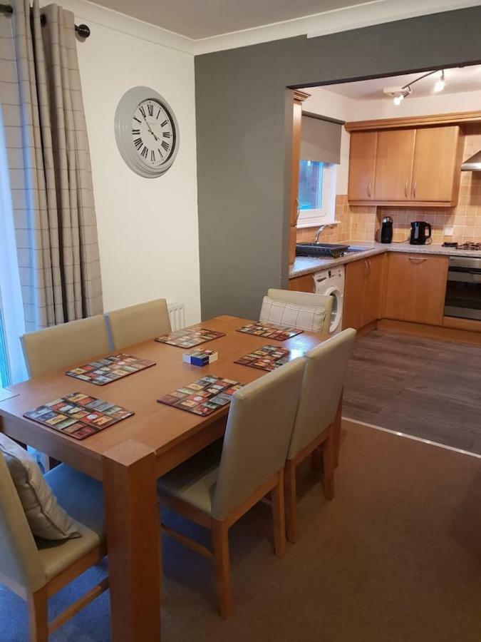 Chic Flat At Hairmyres Hospital & Train Station Leilighet East Kilbride Eksteriør bilde